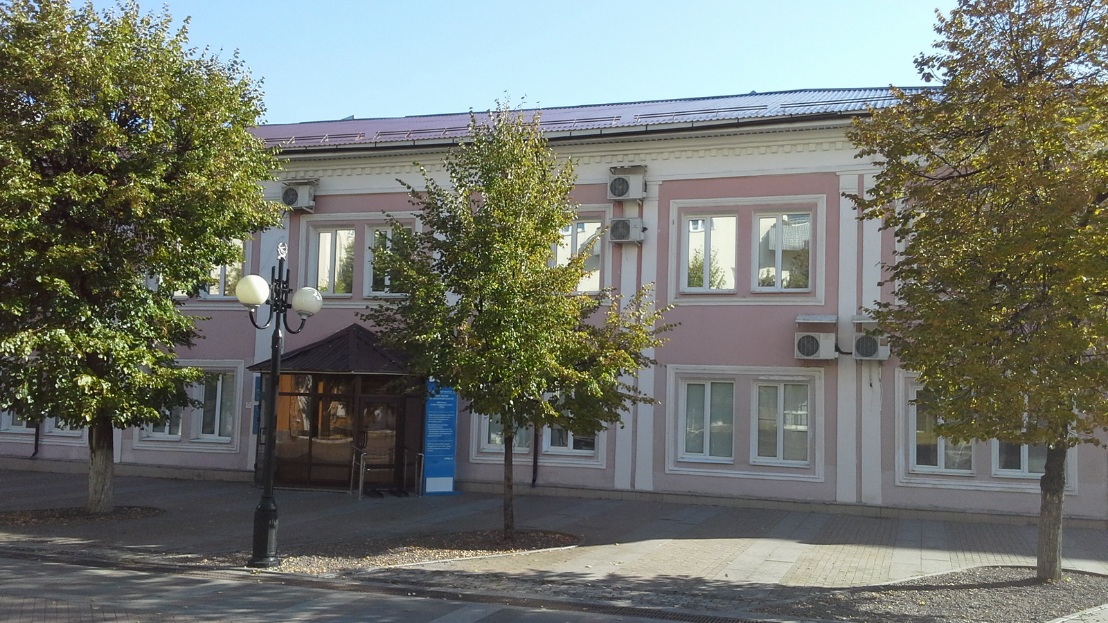  Центральный вход в здание ИФНС России по Железнодорожному району г. Пензы