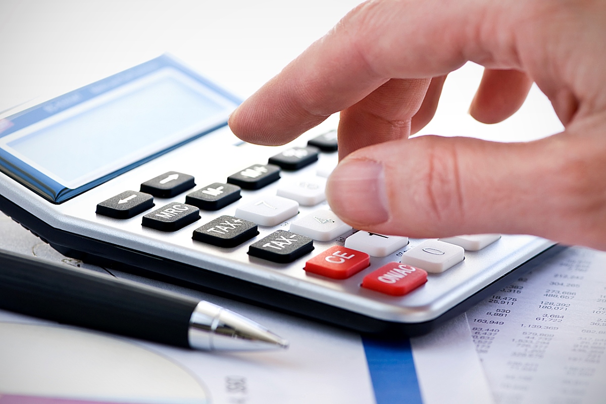 налог на прибыль пример. рассчитайте налог на прибыль. налог на прибыль калькулятор 2023 год. налоговая ставка по налогу на имущество организаций. расчет авансовых платежей по налогу на прибыль таблица.