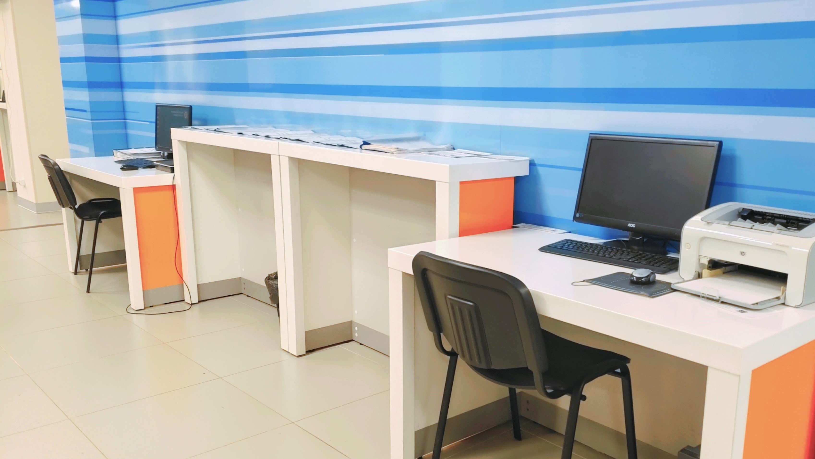 В операционном зале есть компьютеры общего доступа