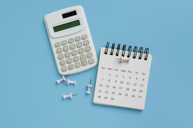 Уплатить страховые взносы в фиксированном размере за 2025 год необходимо не позднее 29 декабря 2025 года