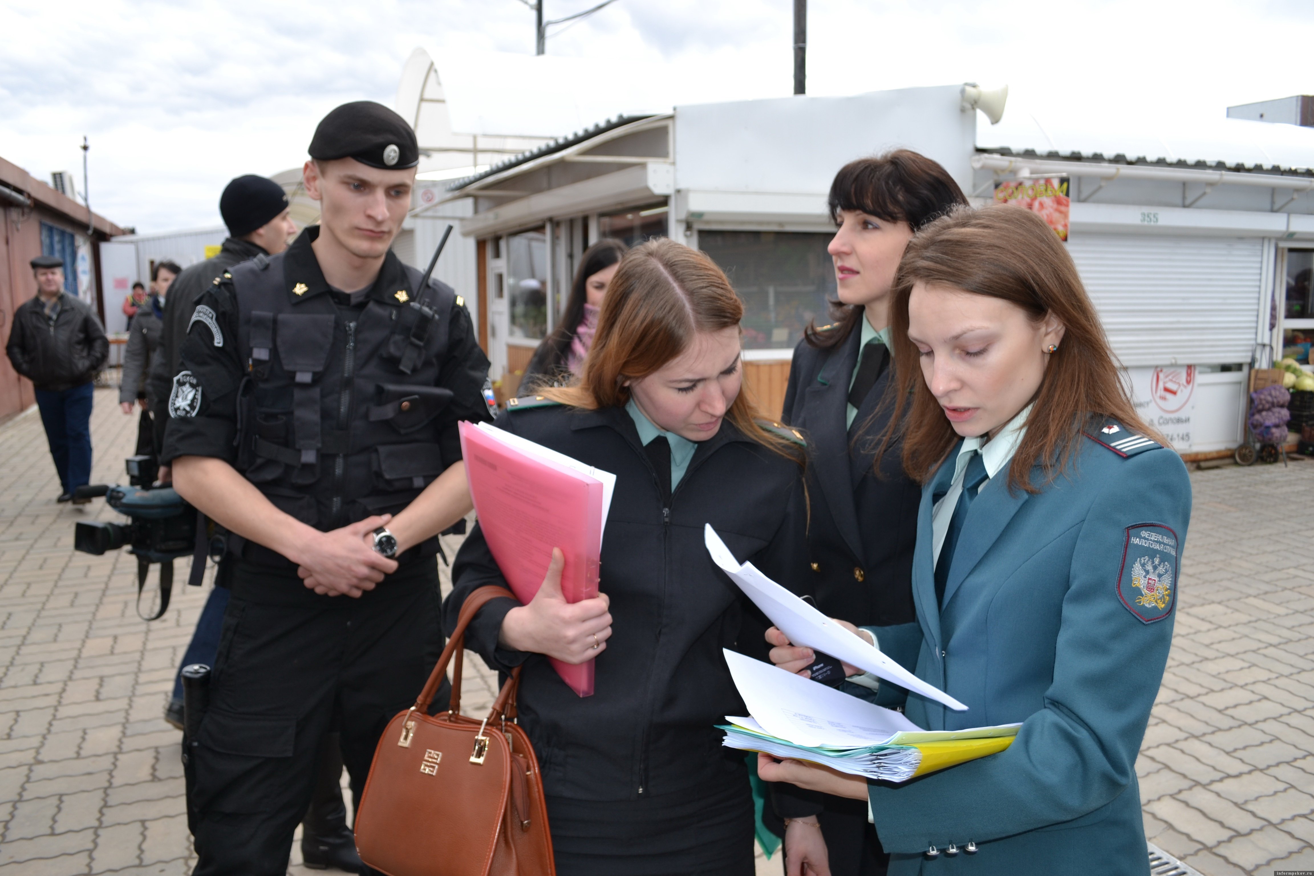 Налоговый инспектор картинки